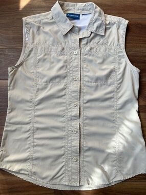 Women's Sleeveless Button-Front Utility Shirt - Cream Summer Pocket